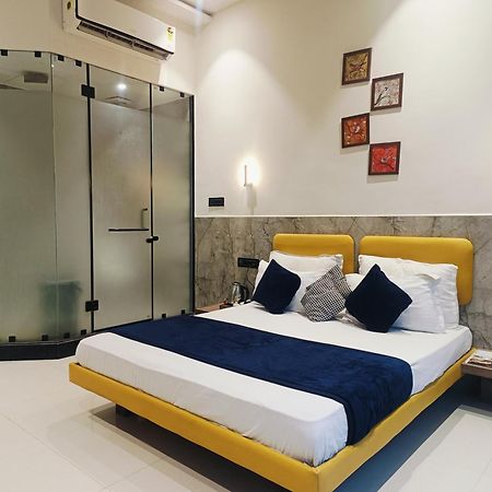 Hotel Gold Palace Inn Σουράτ Εξωτερικό φωτογραφία