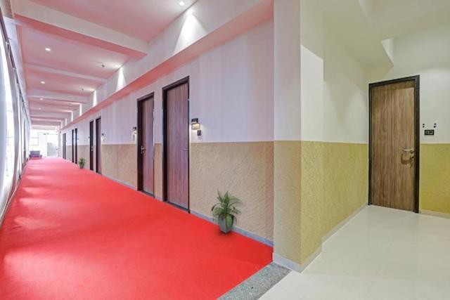 Hotel Gold Palace Inn Σουράτ Εξωτερικό φωτογραφία