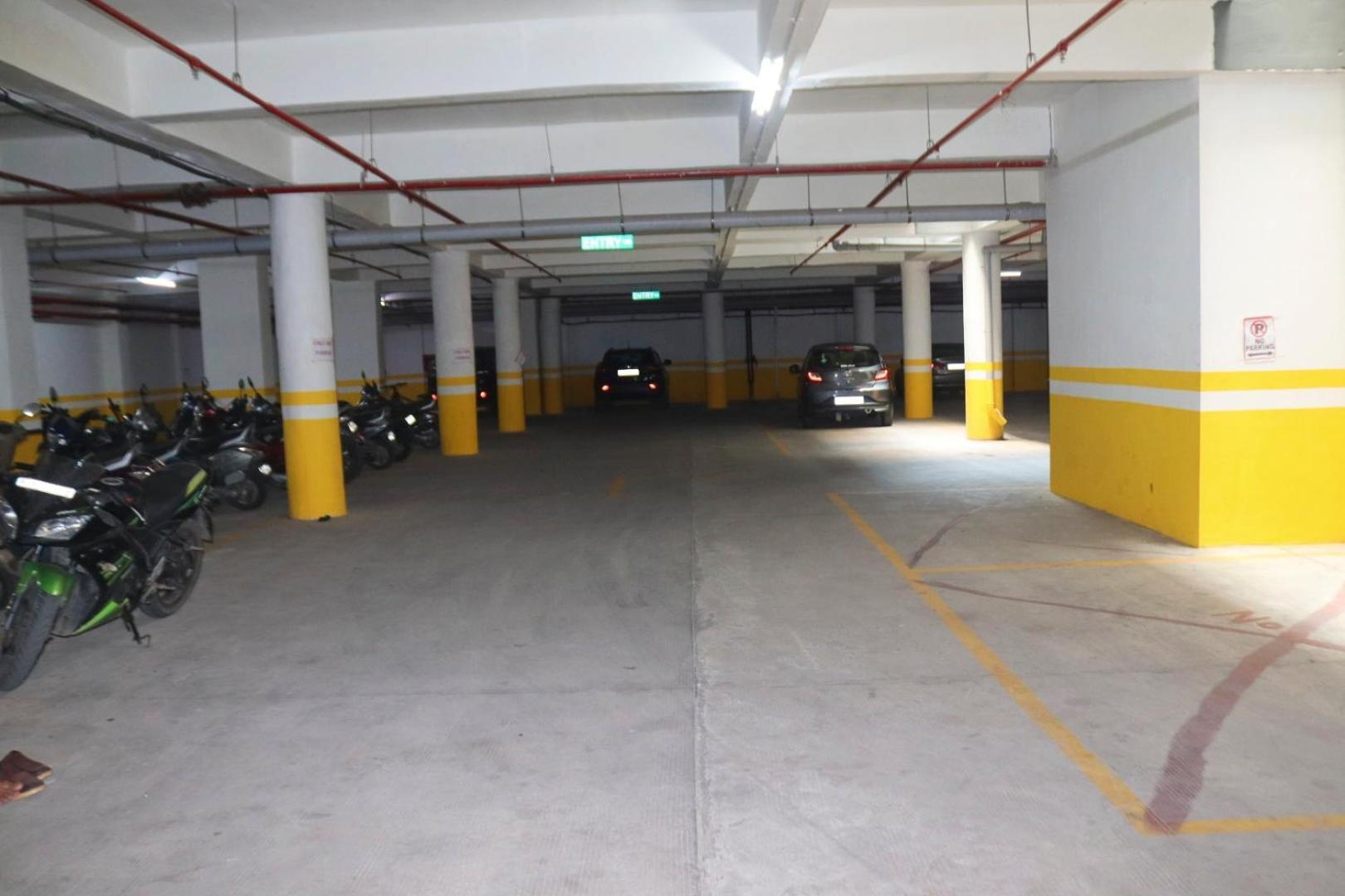 Hotel Gold Palace Inn Σουράτ Εξωτερικό φωτογραφία