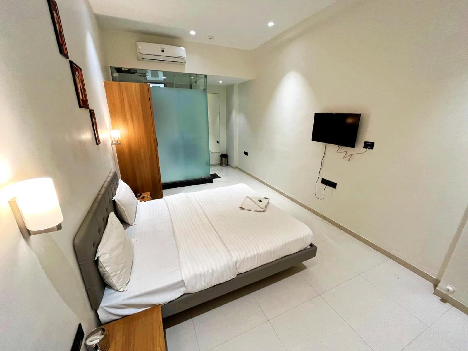 Hotel Gold Palace Inn Σουράτ Εξωτερικό φωτογραφία