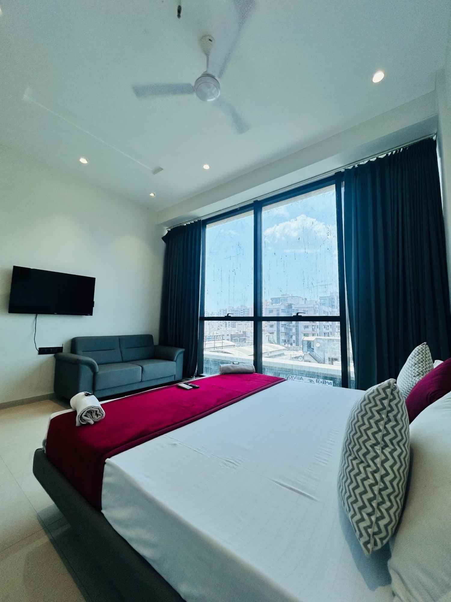 Hotel Gold Palace Inn Σουράτ Εξωτερικό φωτογραφία