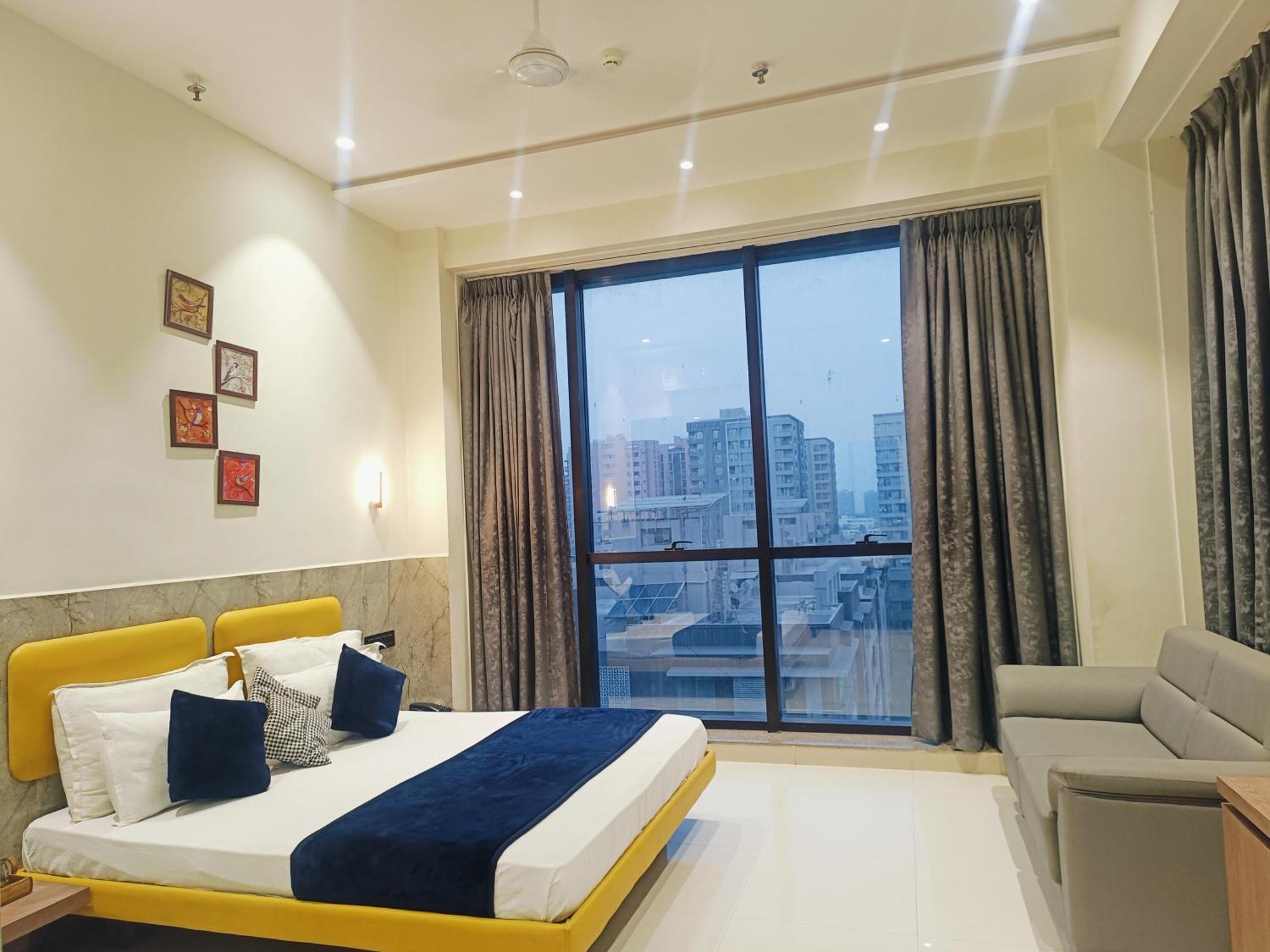 Hotel Gold Palace Inn Σουράτ Εξωτερικό φωτογραφία