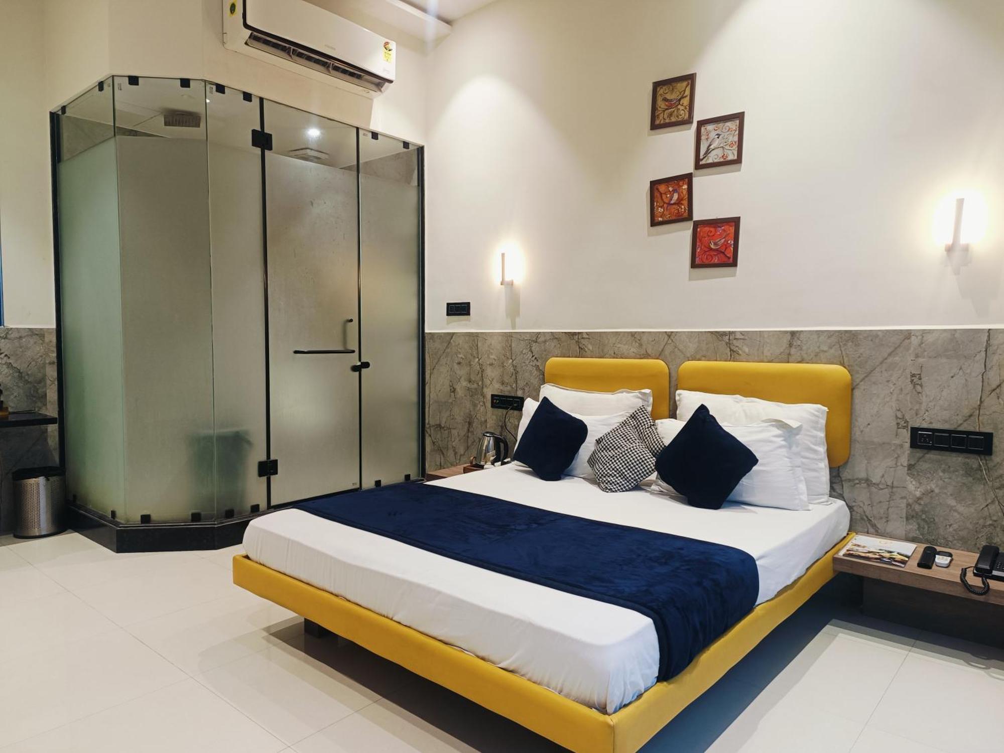Hotel Gold Palace Inn Σουράτ Εξωτερικό φωτογραφία