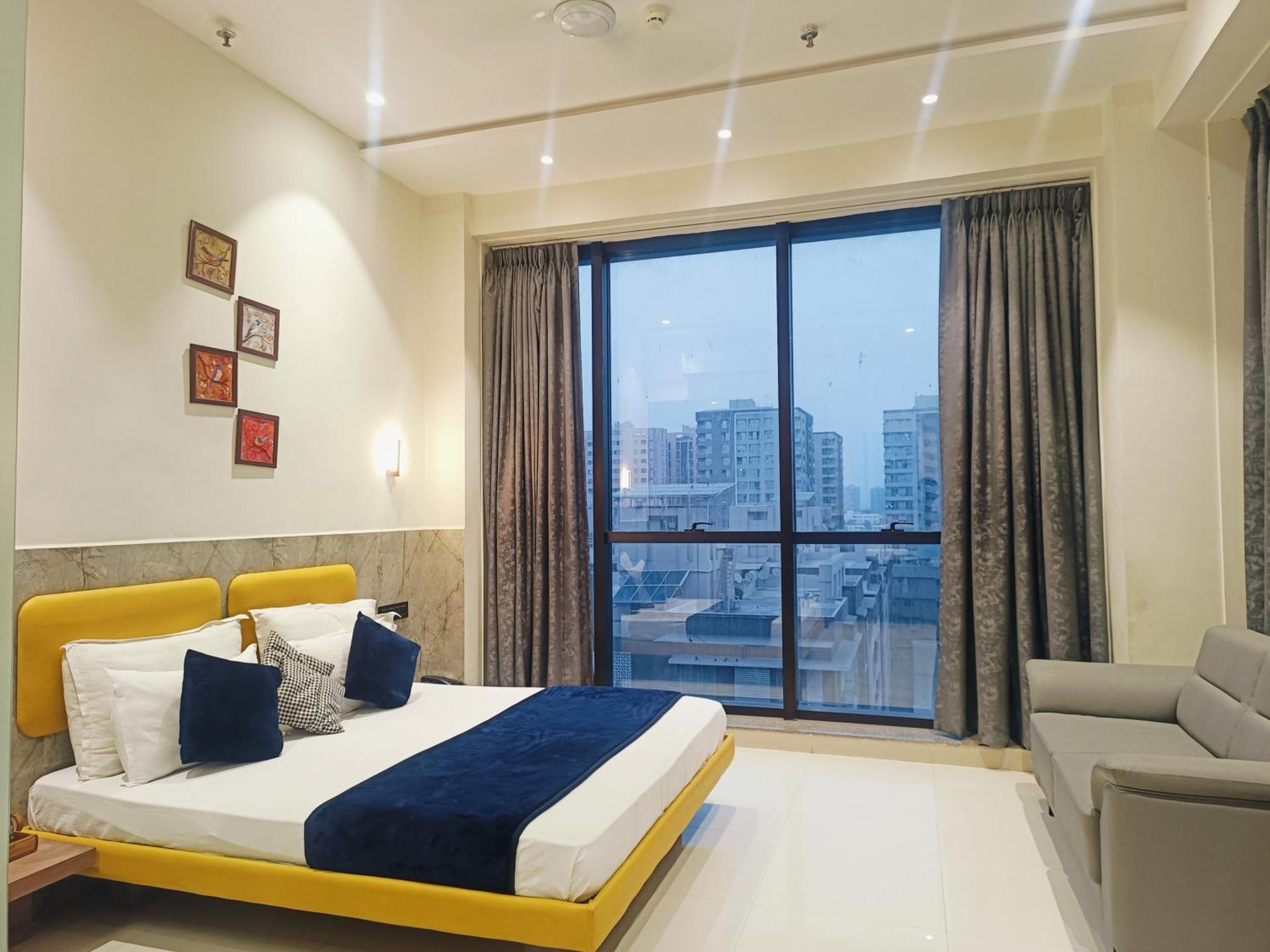 Hotel Gold Palace Inn Σουράτ Εξωτερικό φωτογραφία