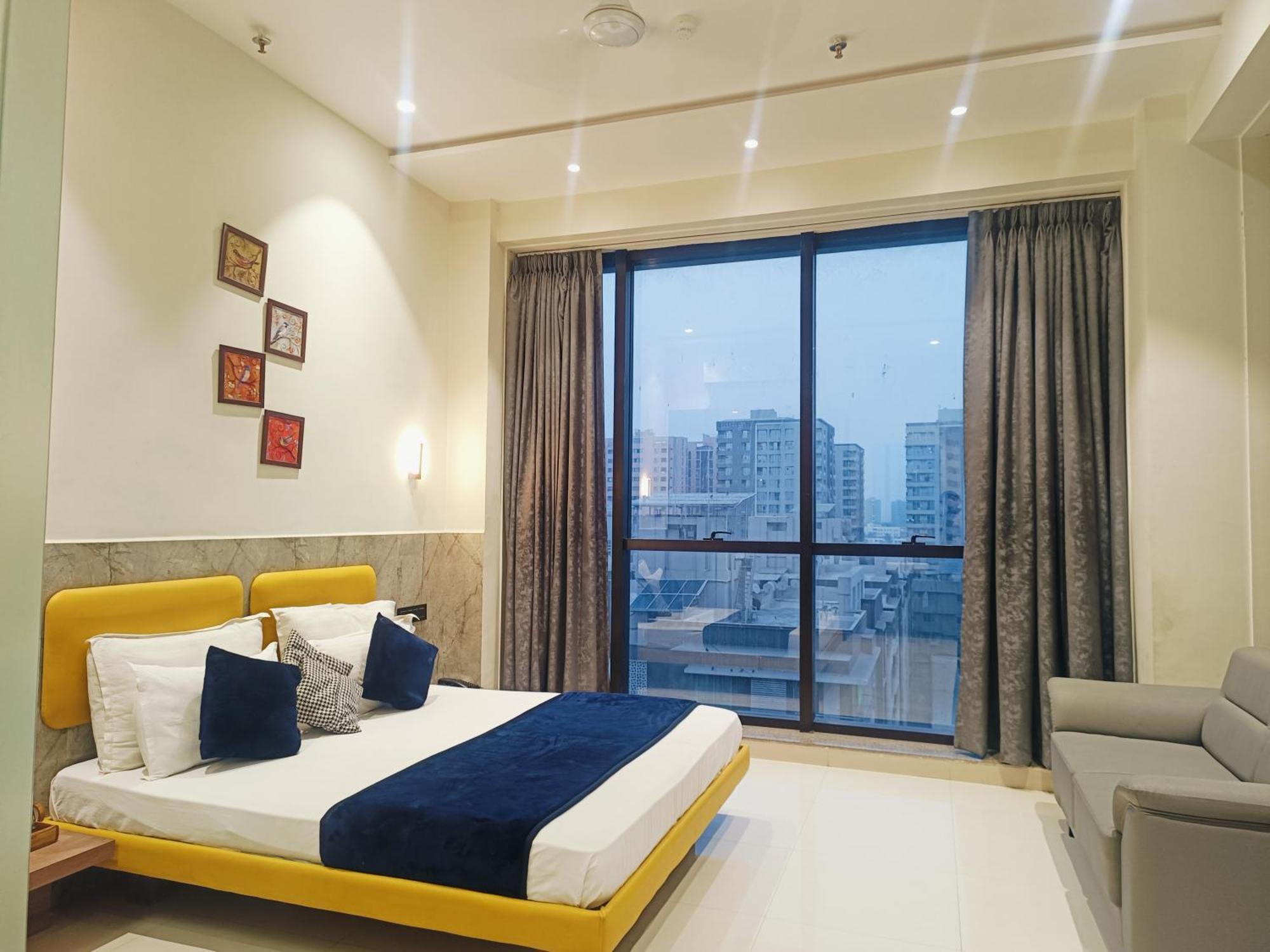 Hotel Gold Palace Inn Σουράτ Εξωτερικό φωτογραφία