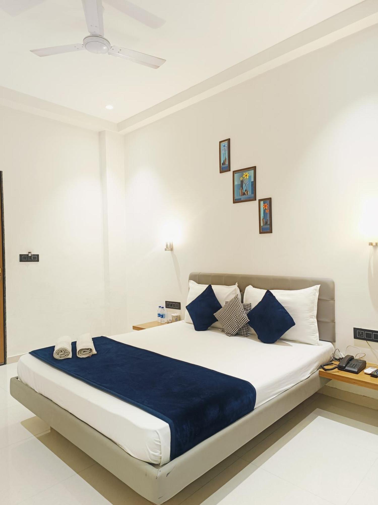 Hotel Gold Palace Inn Σουράτ Εξωτερικό φωτογραφία