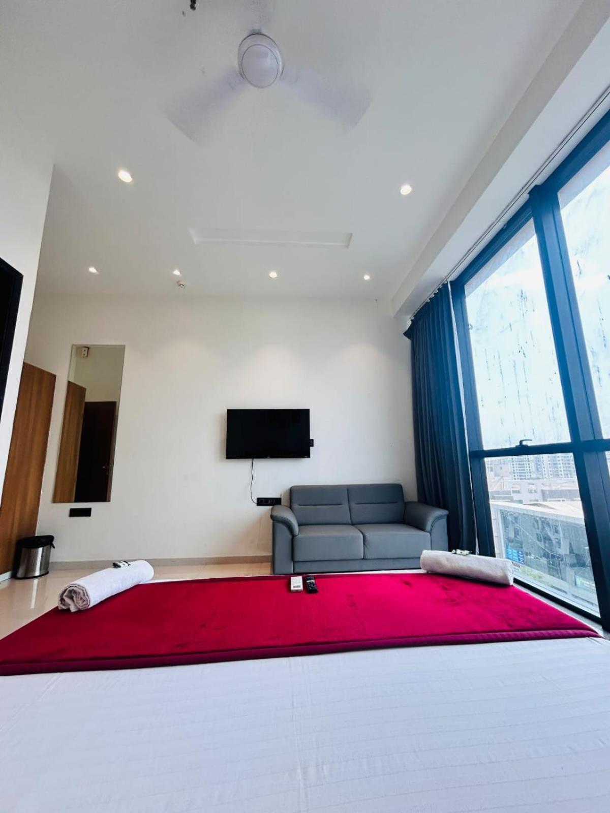 Hotel Gold Palace Inn Σουράτ Εξωτερικό φωτογραφία