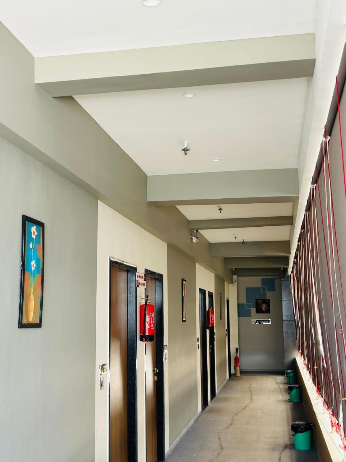 Hotel Gold Palace Inn Σουράτ Εξωτερικό φωτογραφία